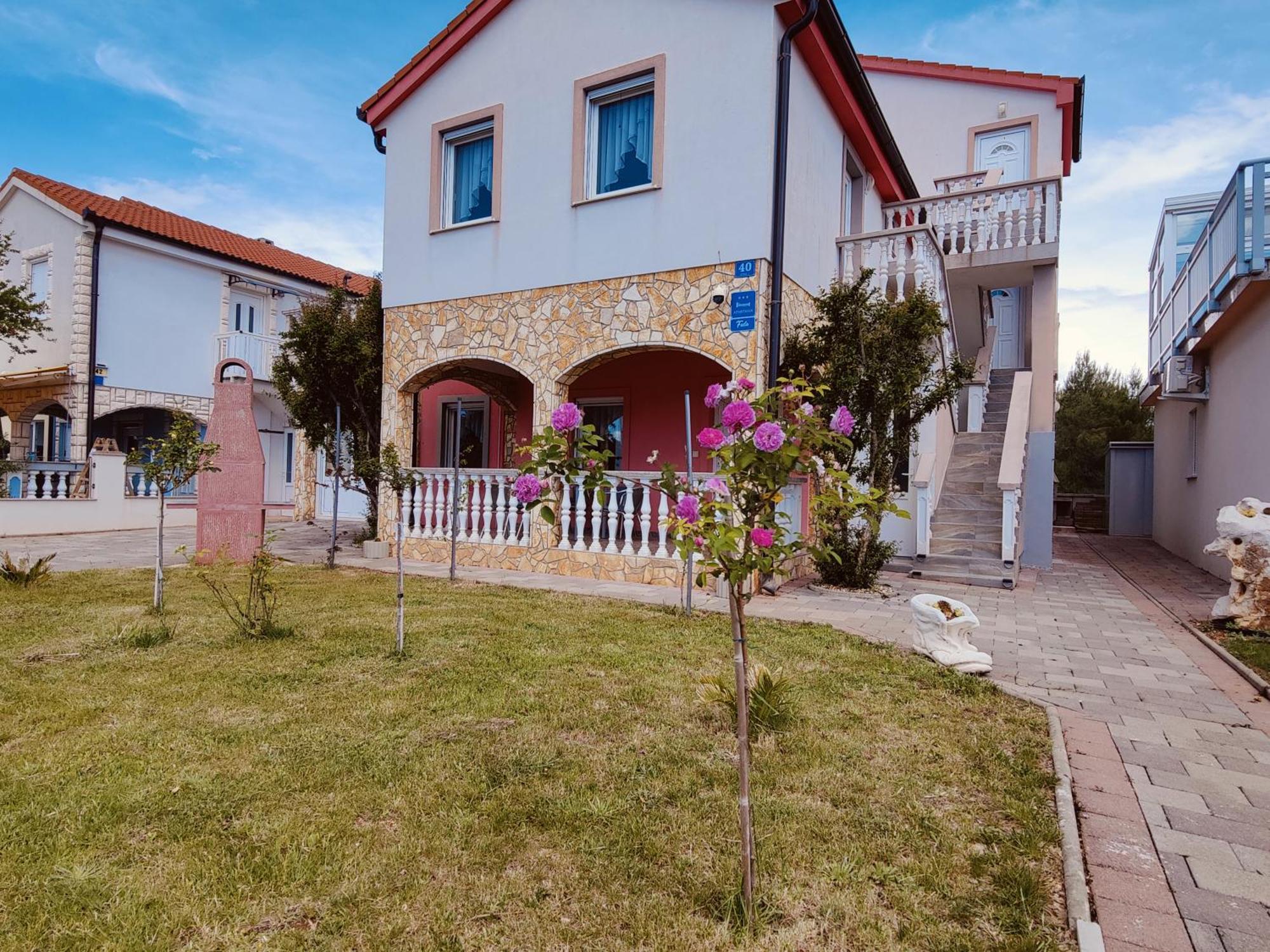 Apartments Fida Vir Εξωτερικό φωτογραφία
